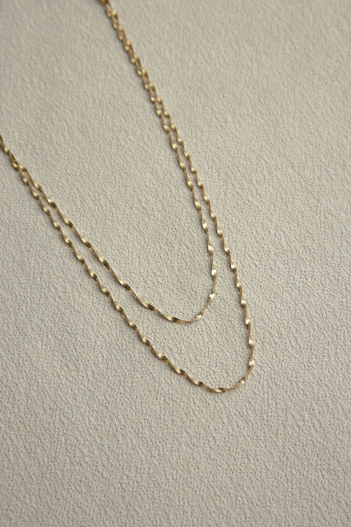 Twisted Herringbone Chain