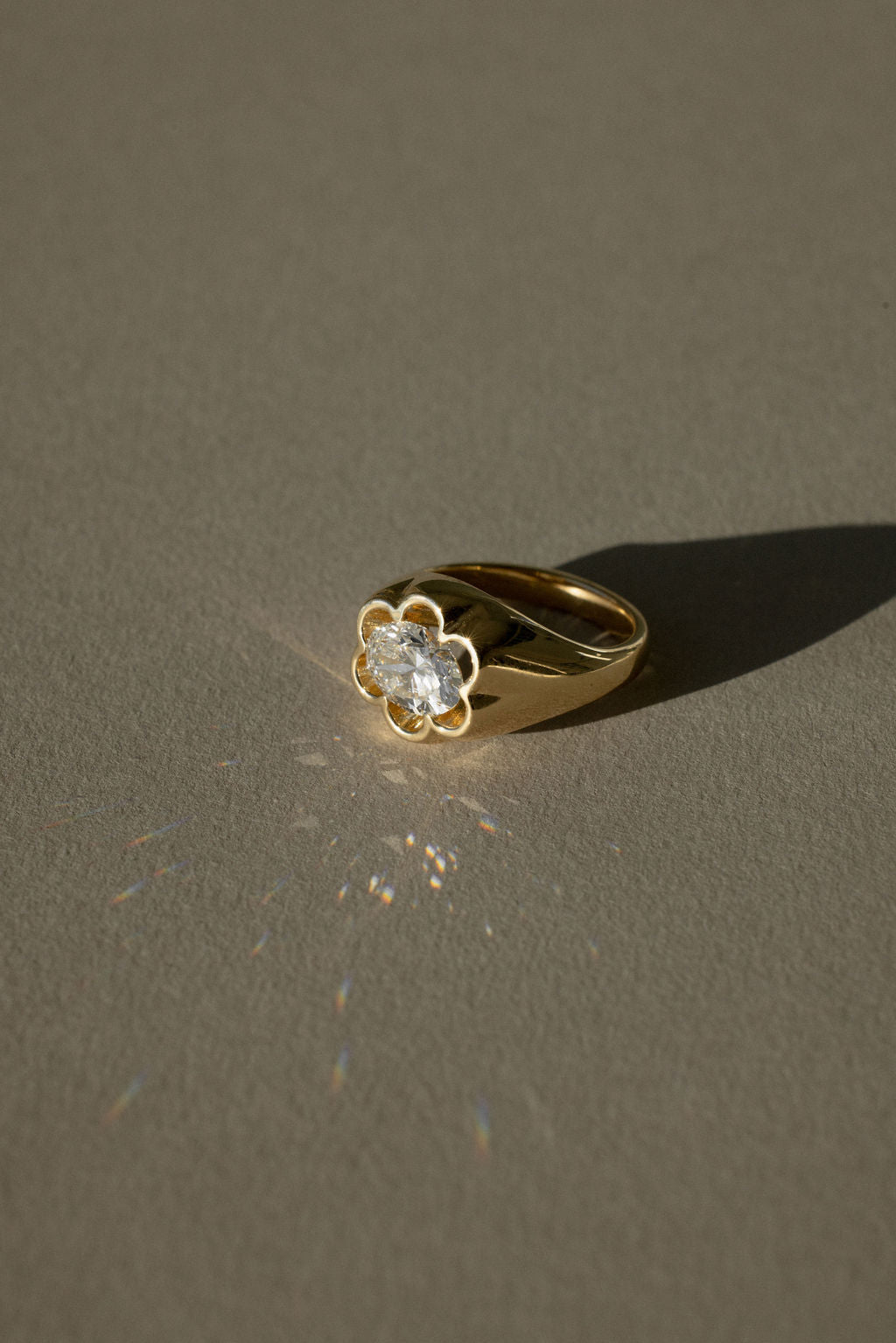 Juned Rind Flora | East-West Oval – June Rings