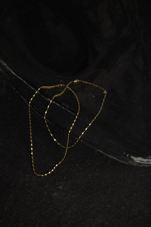 Twisted Herringbone Chain