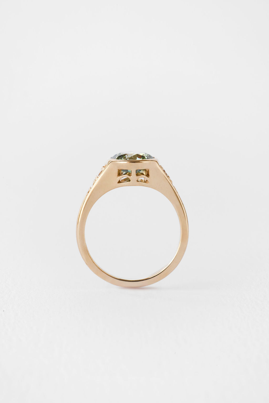 Lea || Green Diamond Round