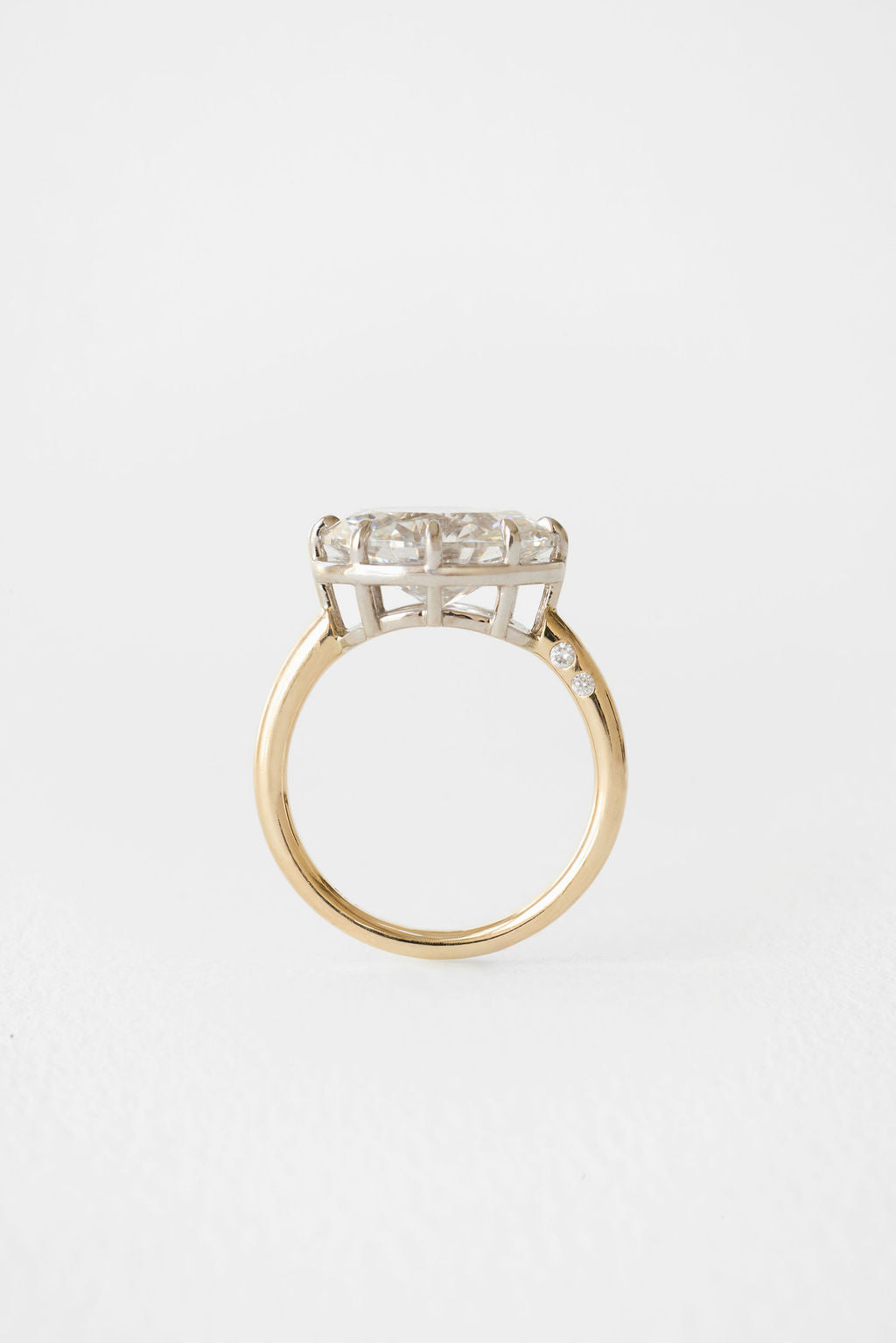 Mira | East-West Oval