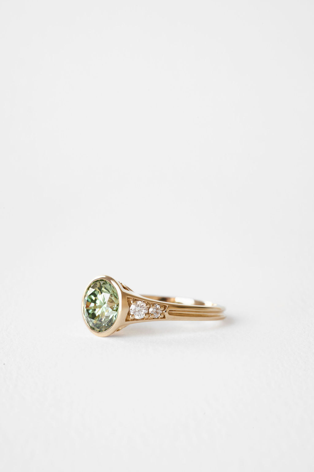 Lea || Green Diamond Round