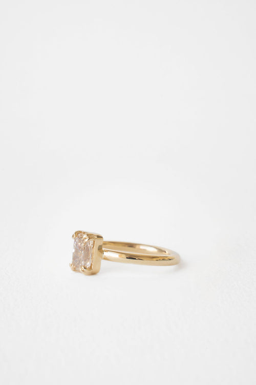 Petite Champagne Solitaire