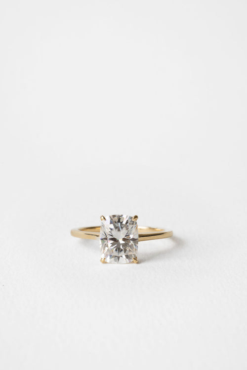 June Solitaire || Elongated Cushion