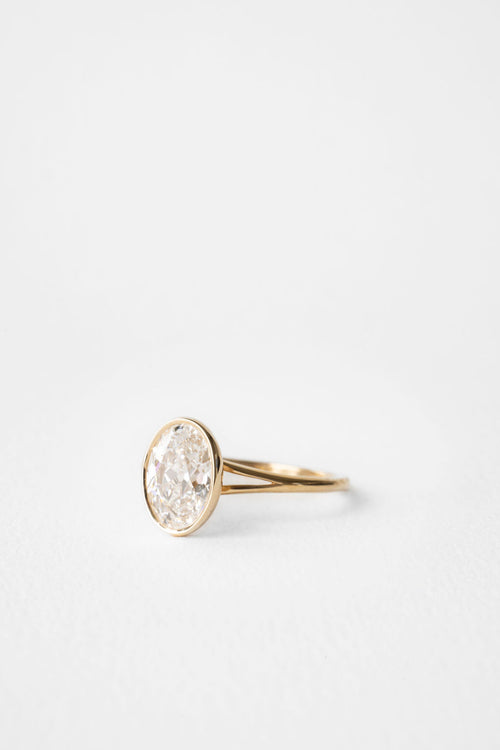 Fleur | Antique Cut || Oval