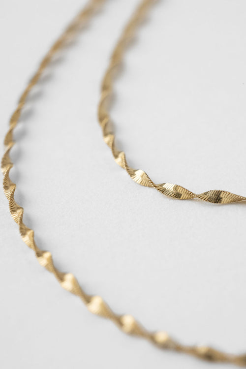 Twisted Herringbone Chain