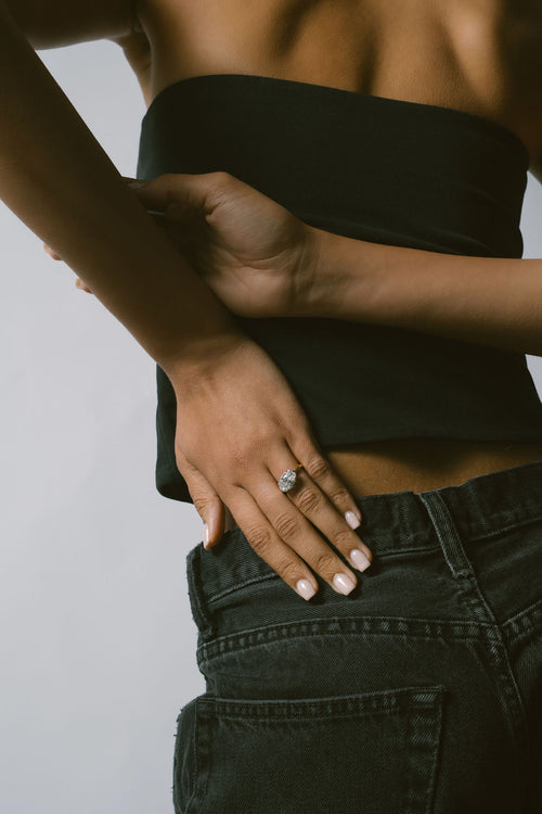 Mira | East-West Oval