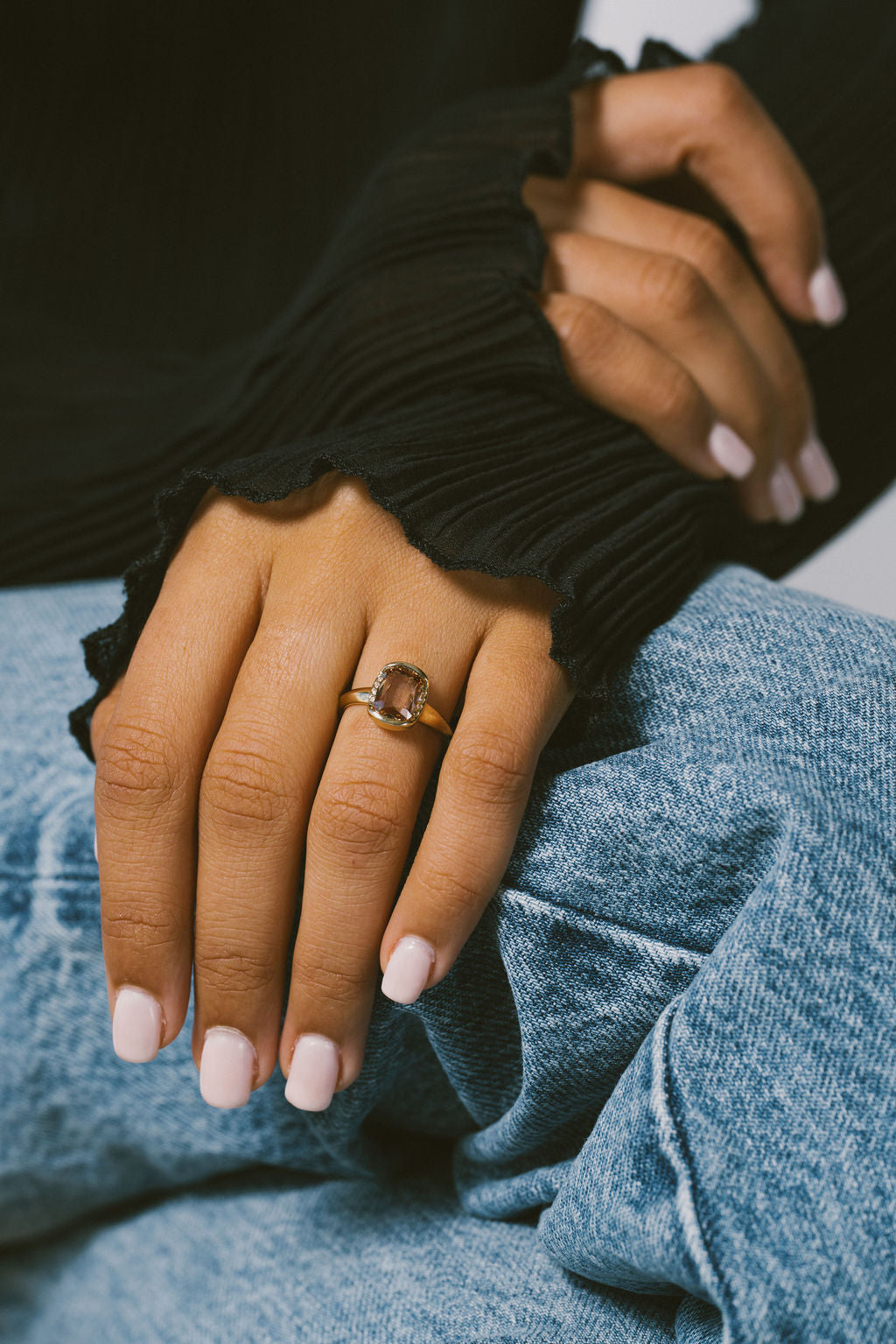 Champagne Dove | Rose cut cushion