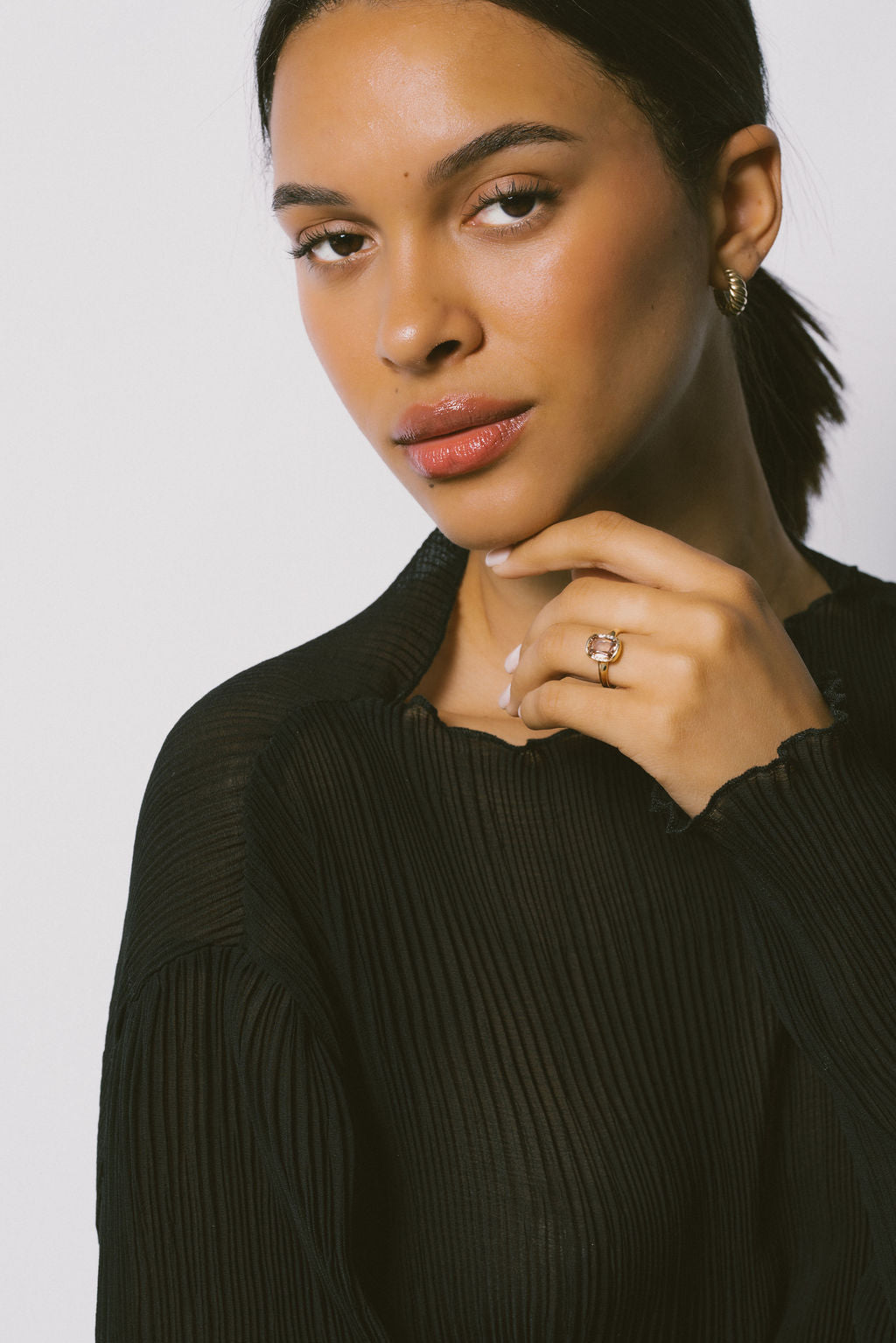 Champagne Dove | Rose cut cushion