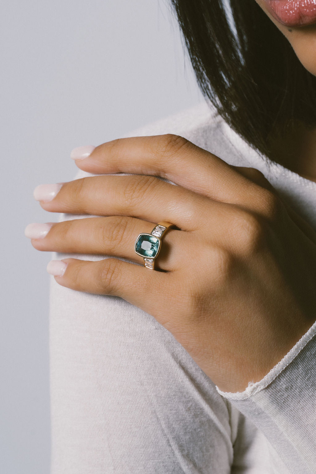 Mermaid Sapphire Cushion with emerald diamonds || OAK