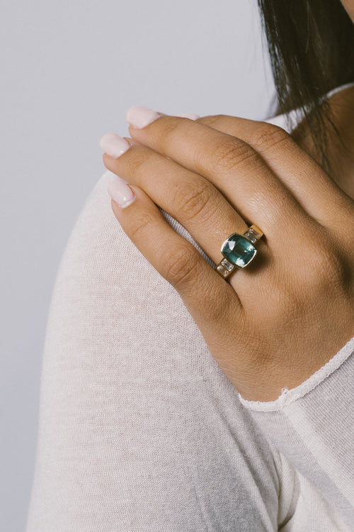 Mermaid Sapphire Cushion with emerald diamonds || OAK