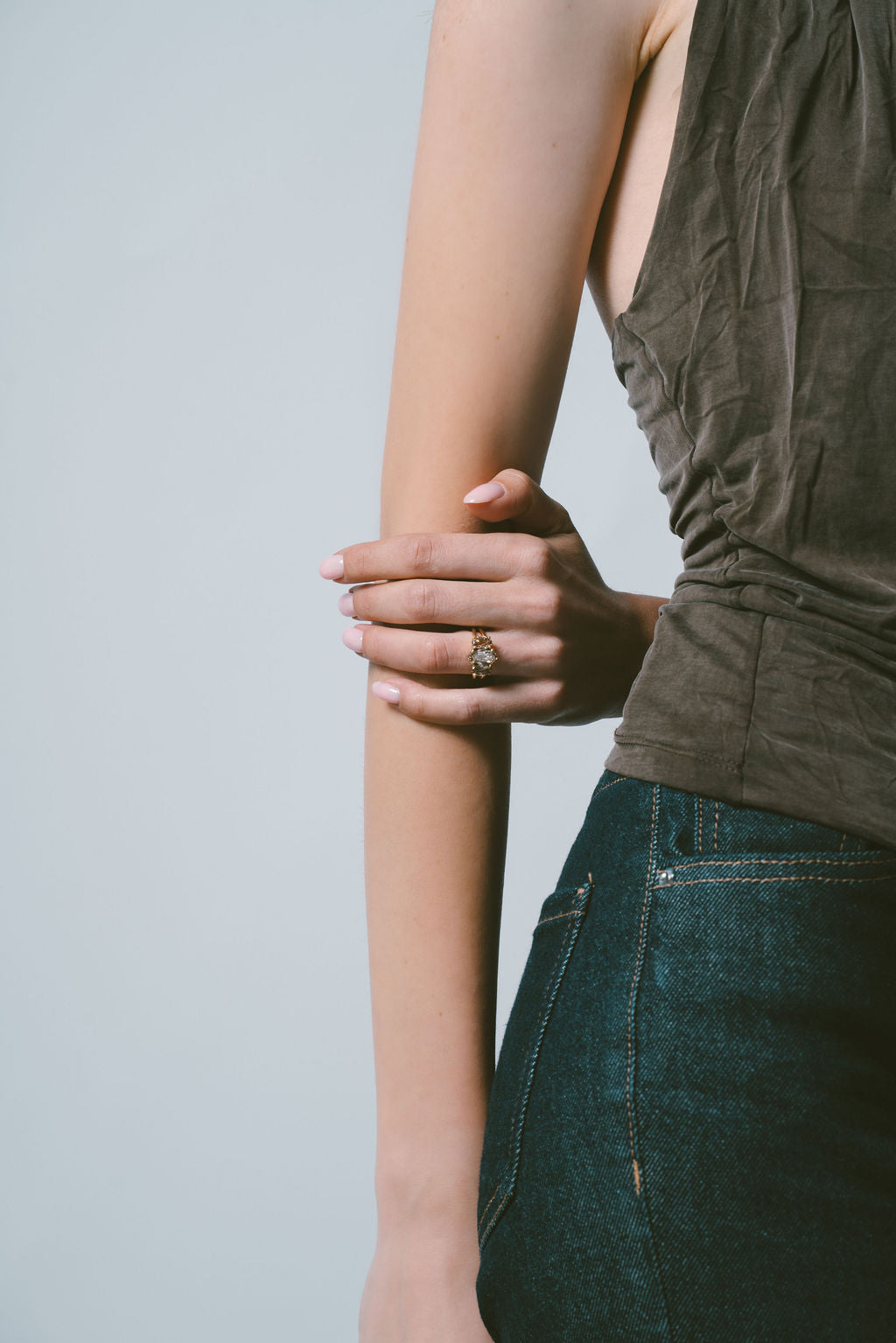 Gale | Champagne Moval three stone