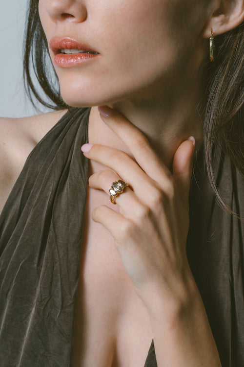 Gale | Champagne Moval three stone