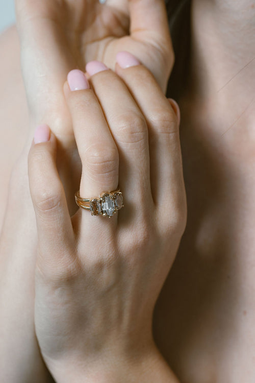 Gale | Champagne Moval three stone