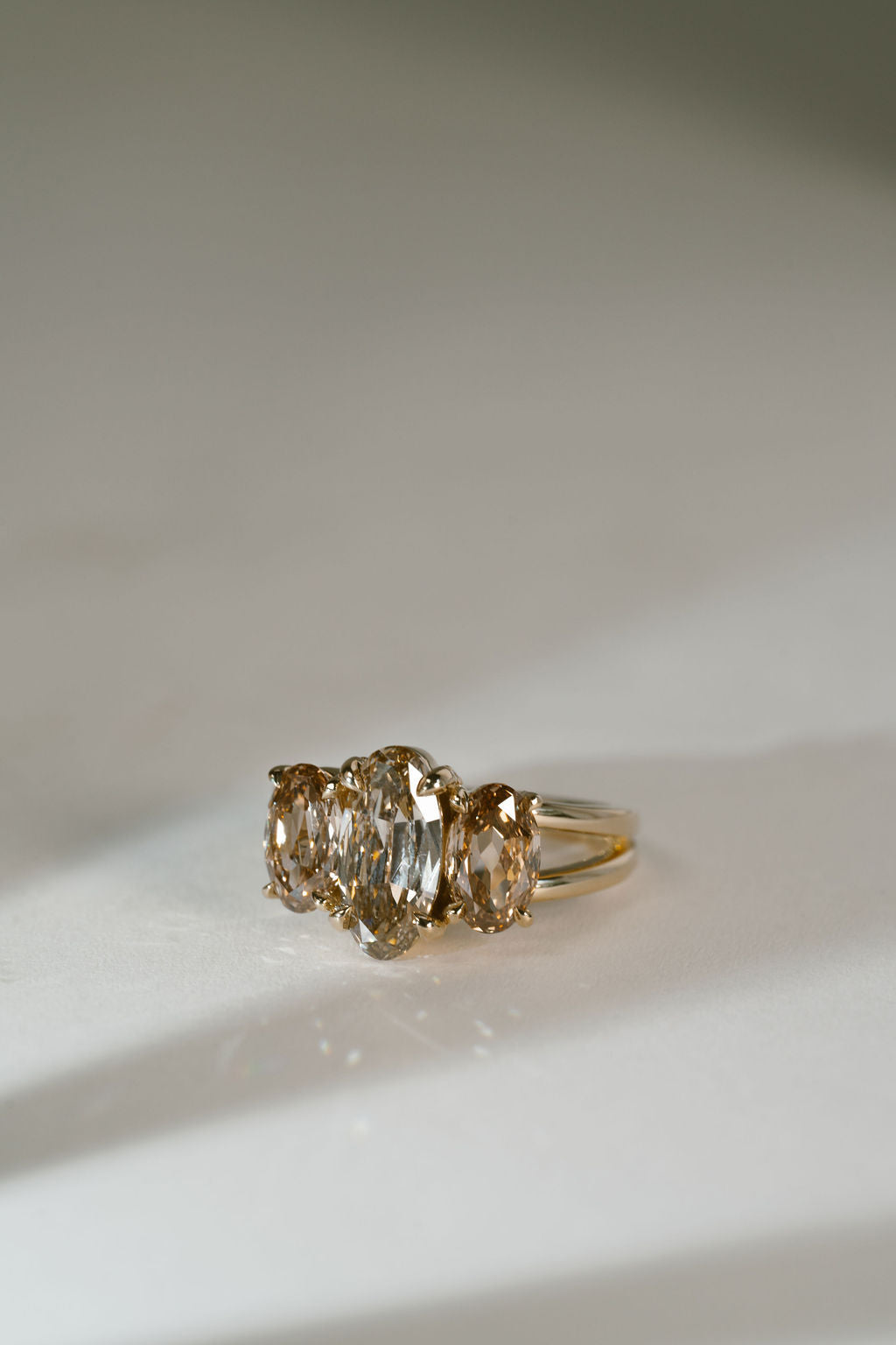 Gale | Champagne Moval three stone