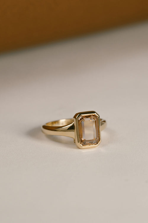 Champagne Maren || Portrait emerald