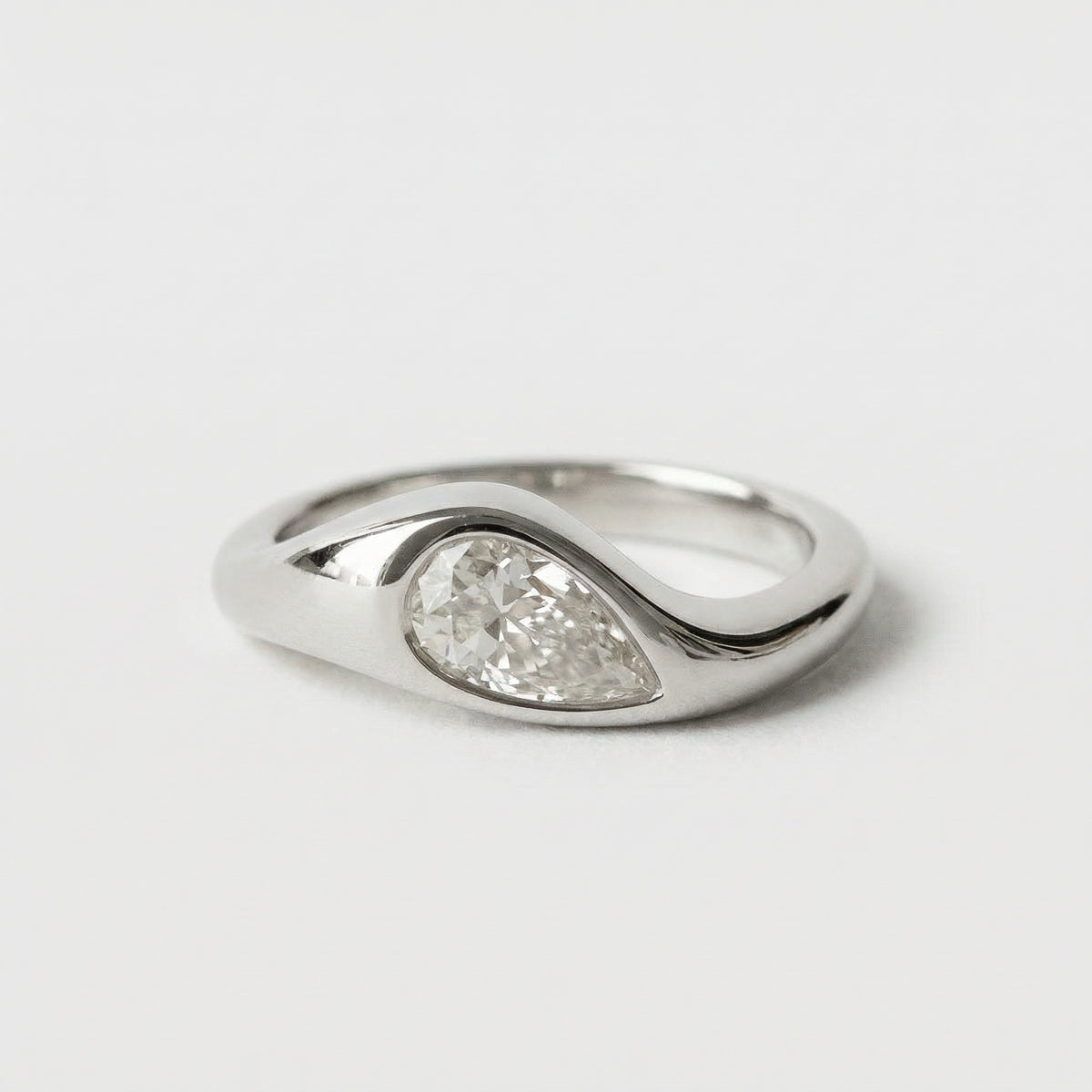 Marlow || East-West Pear