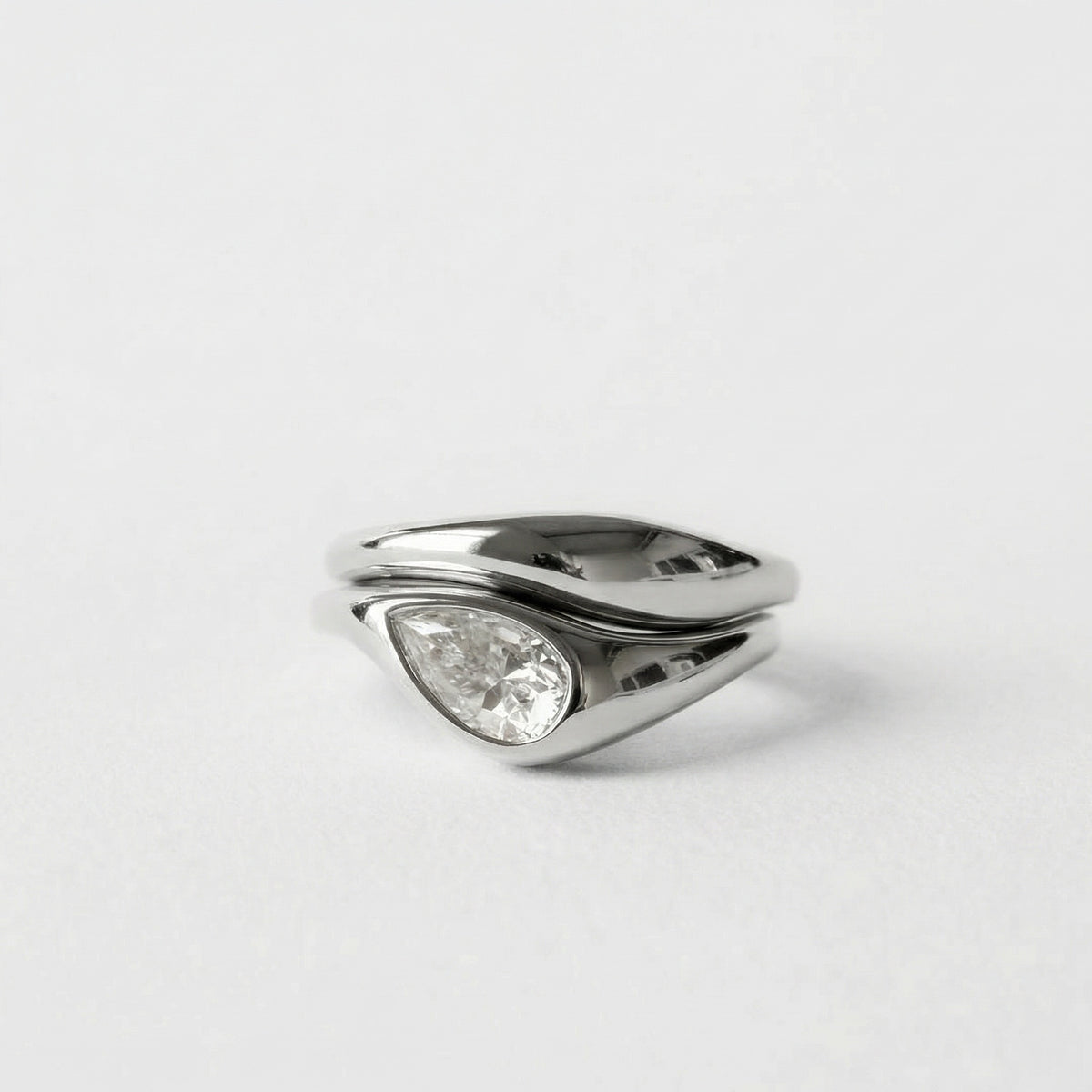 Marlow || East-West Pear