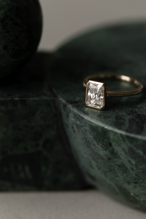 June Bezel || Radiant