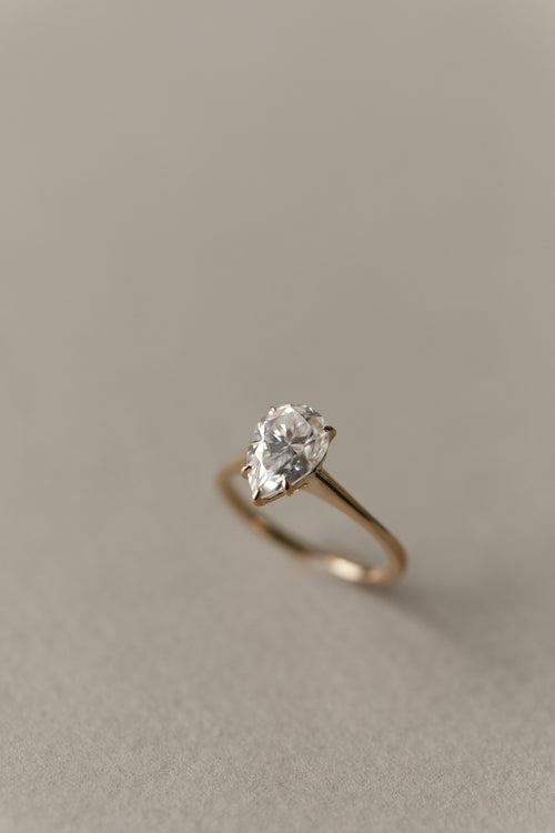 June Solitaire || Pear