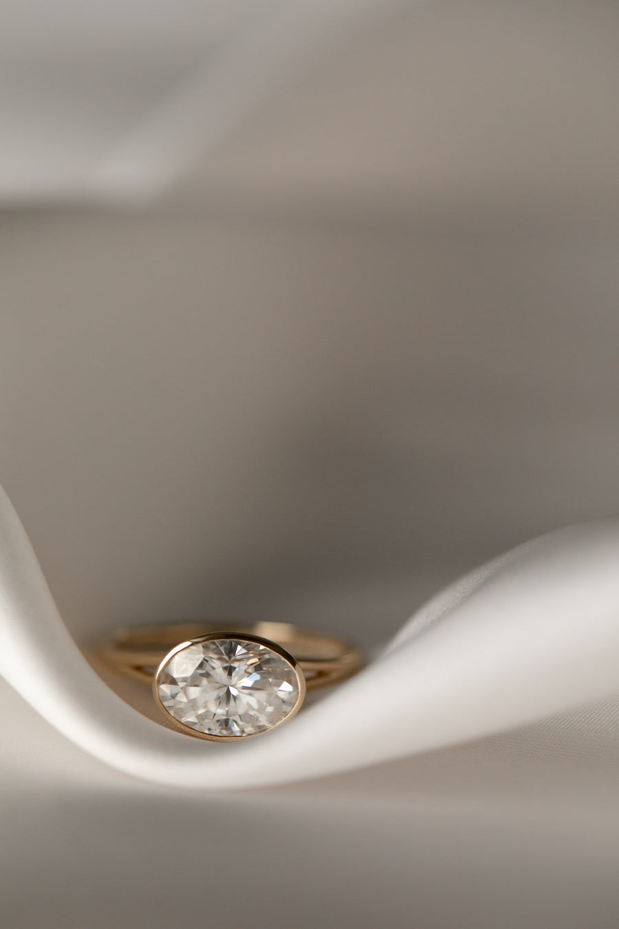 Fleur || East West Oval – June Rings