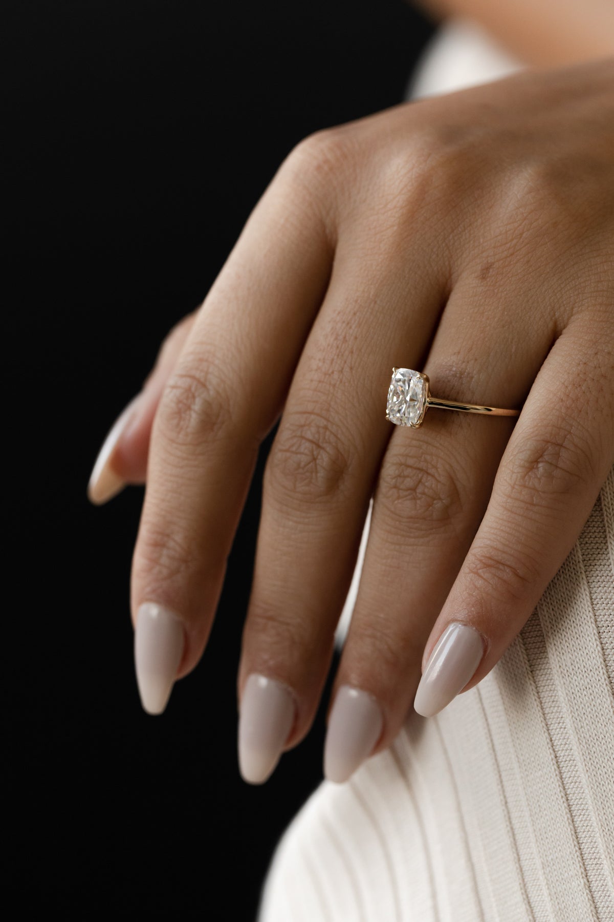 June Solitaire || Elongated Cushion