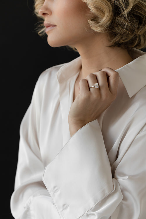 June Solitaire || Elongated Cushion