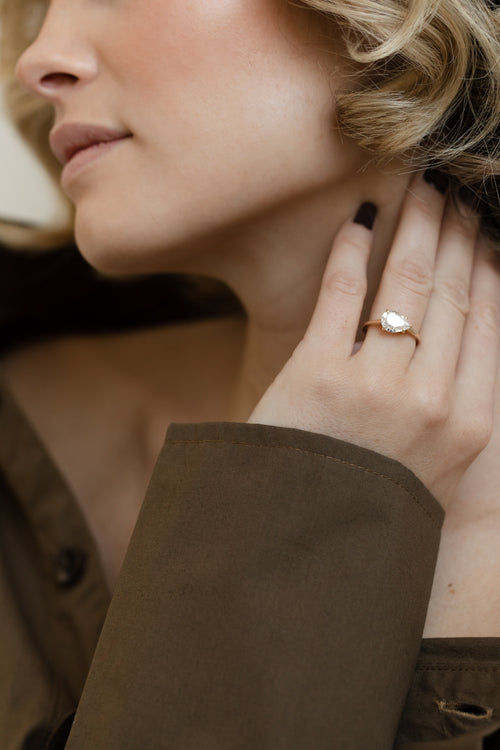 June Solitaire || East-West Pear