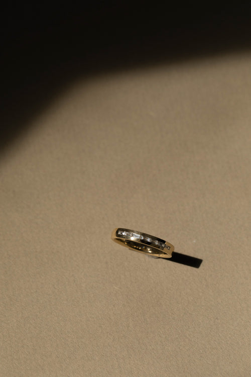 Horizontal Baguette Band