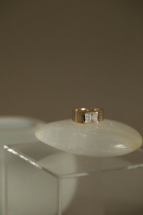 Senna || East-West Radiant