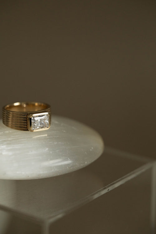 Senna || East-West Radiant