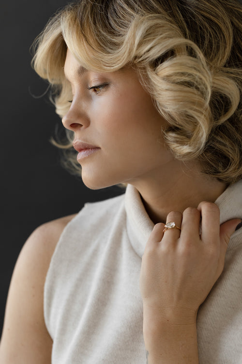 June Bezel || East-West Pear