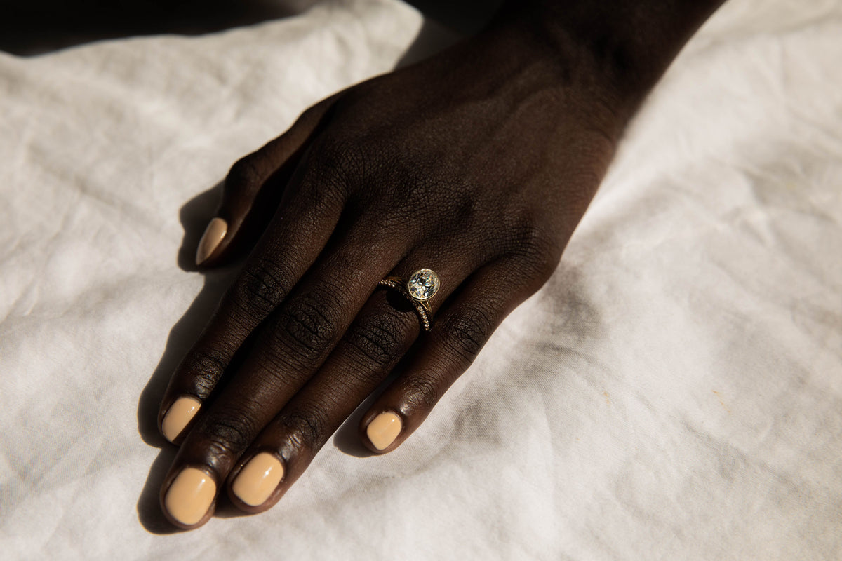 https://june-rings.s3.us-east-2.amazonaws.com/Rosy+%26+Fleur.mov