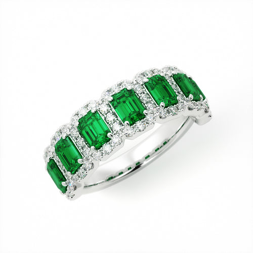 https://june-rings.s3.us-east-2.amazonaws.com/Kate+Emerald.mov