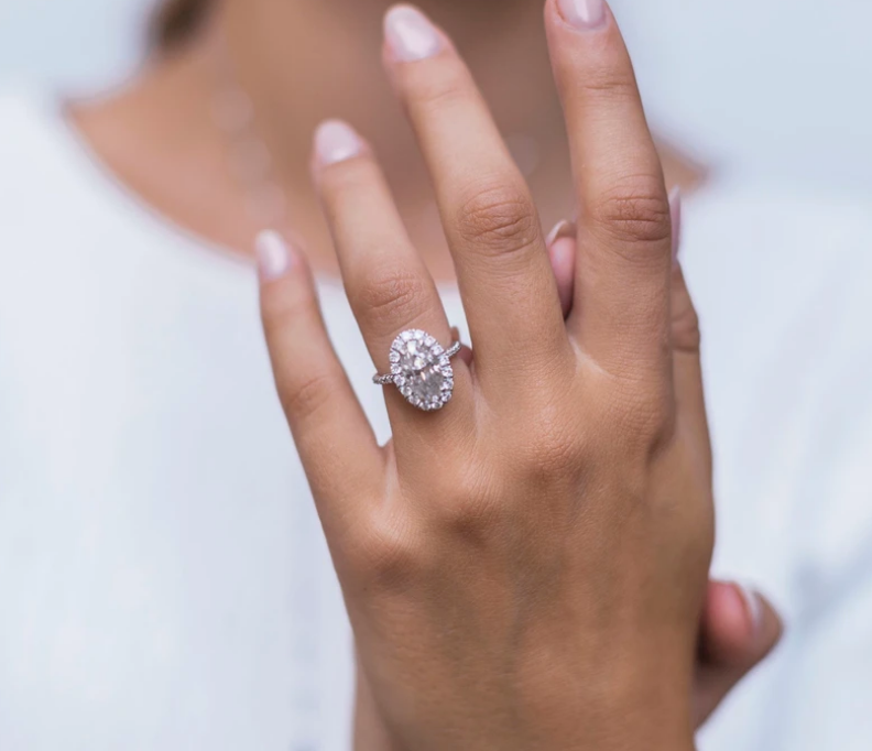 Oval Center with Pavé Band & Halo