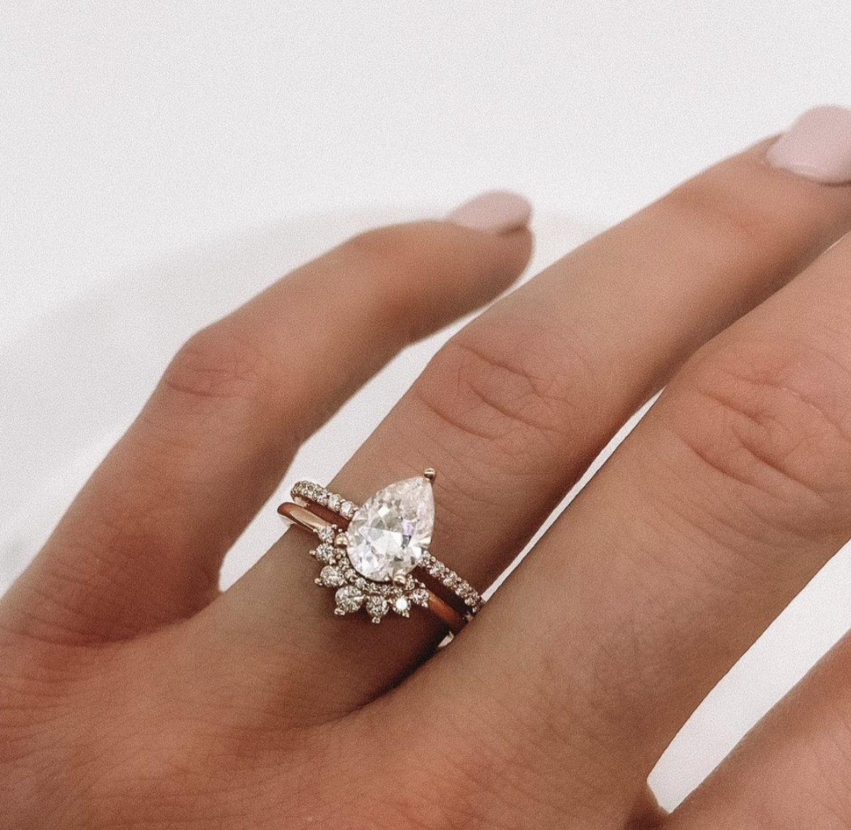 Pear Halo & Scalloped Band | Quote