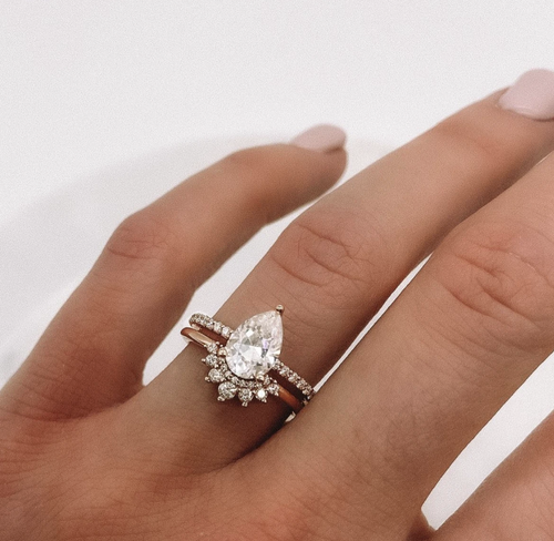 Pear Halo & Scalloped Band | Quote