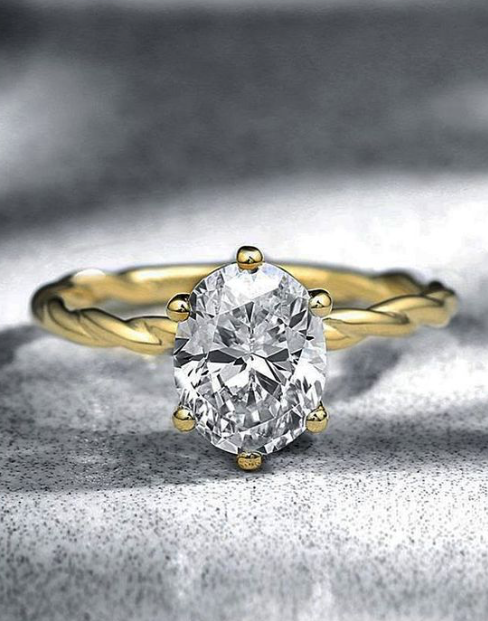 Oval Solitaire | Twisted Band