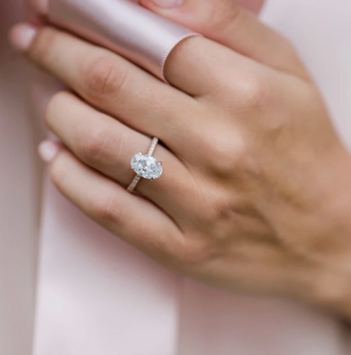 Hunter | Oval Pavé Ring with Matching Wedding Band