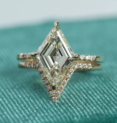 Lozenge Solitaire | Contour Band