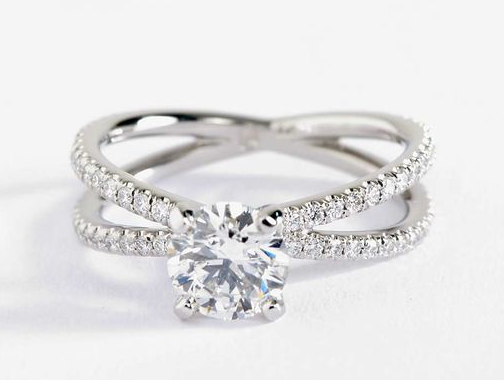 Round with Pave Criss-Cross Band