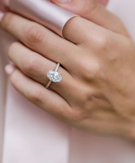 Oval with a Pavé Band
