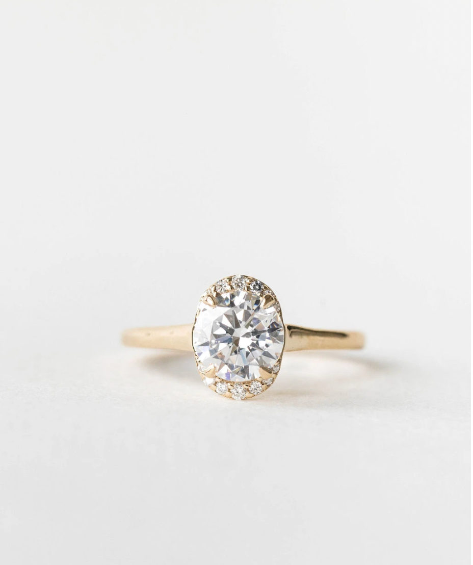 Laura | Custom Caraway | Round