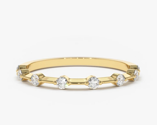 Oval Solitaire with delicate wedding band