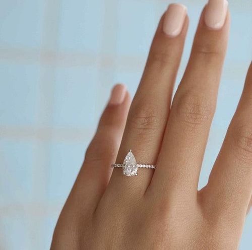 Pavé band & Pear Center | Quote